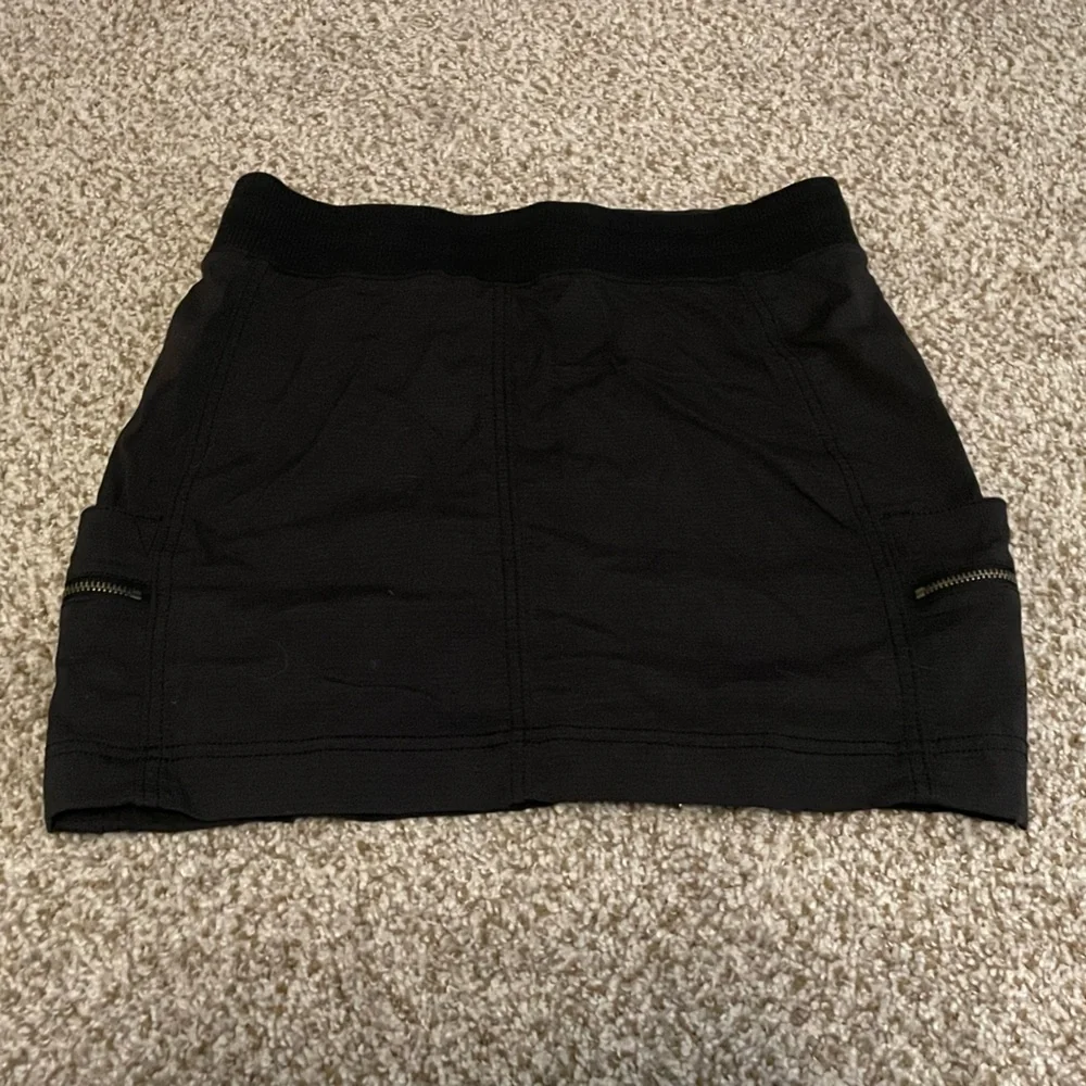 Athleta Trekki Cargo Skort Black Size‎ 2